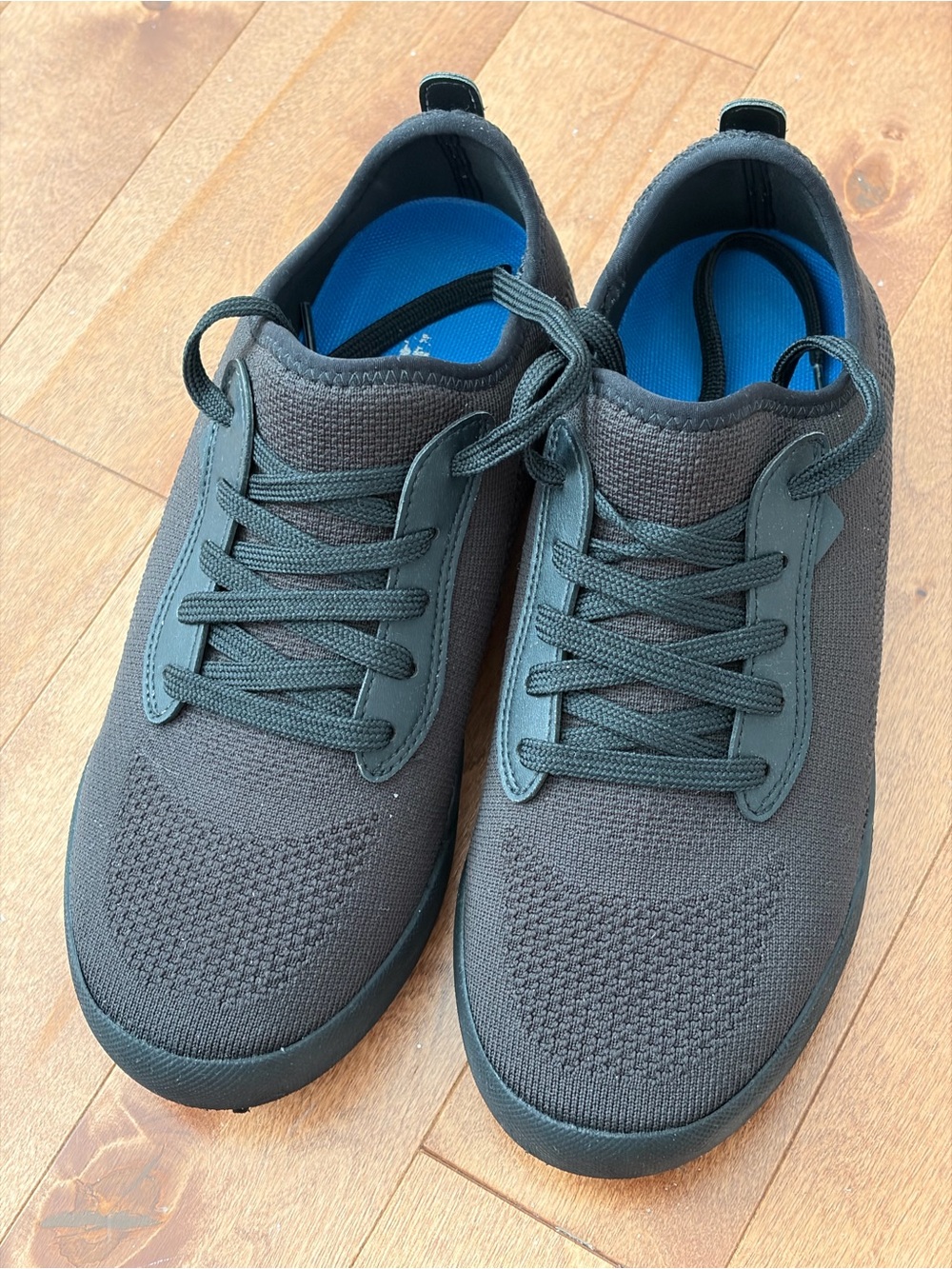 Men's Vessi waterproof casual Knit Lace-Up Shoes in Black - size 8